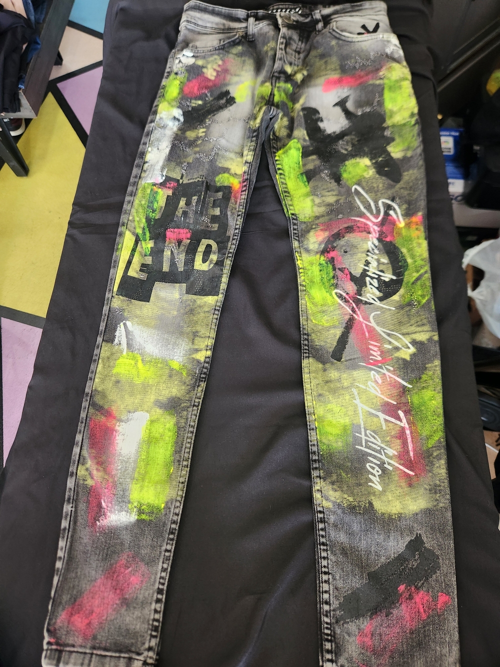 X WAY Skinny Graffiti-Print Jeans